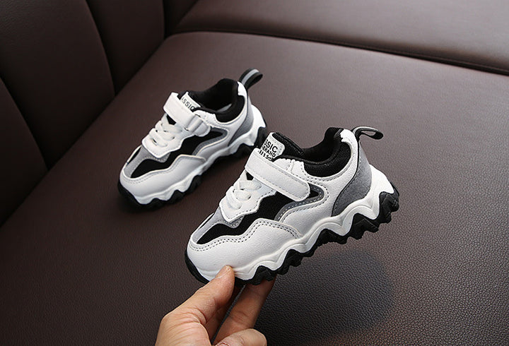 Wave bottom travel shoes for kids